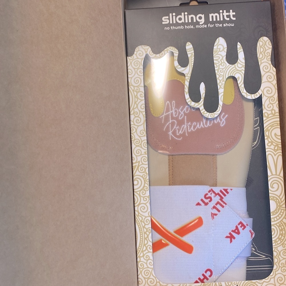 NEW [Absolutely Ridiculous] “Philly Cheesesteak” Sliding Mitt - Get your drip! - Picture 5 of 6